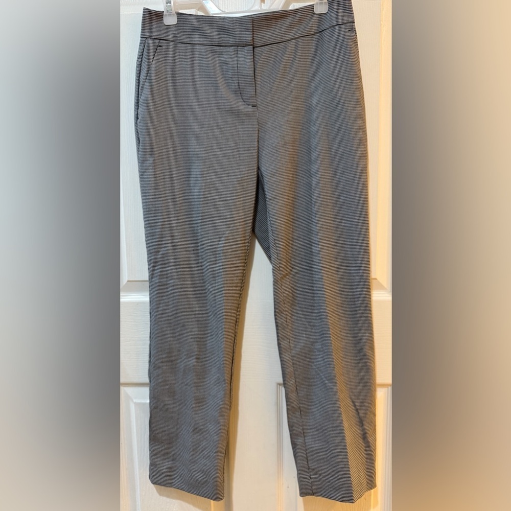 Women's NWOT Houndstooth Pants on trend for Fall!